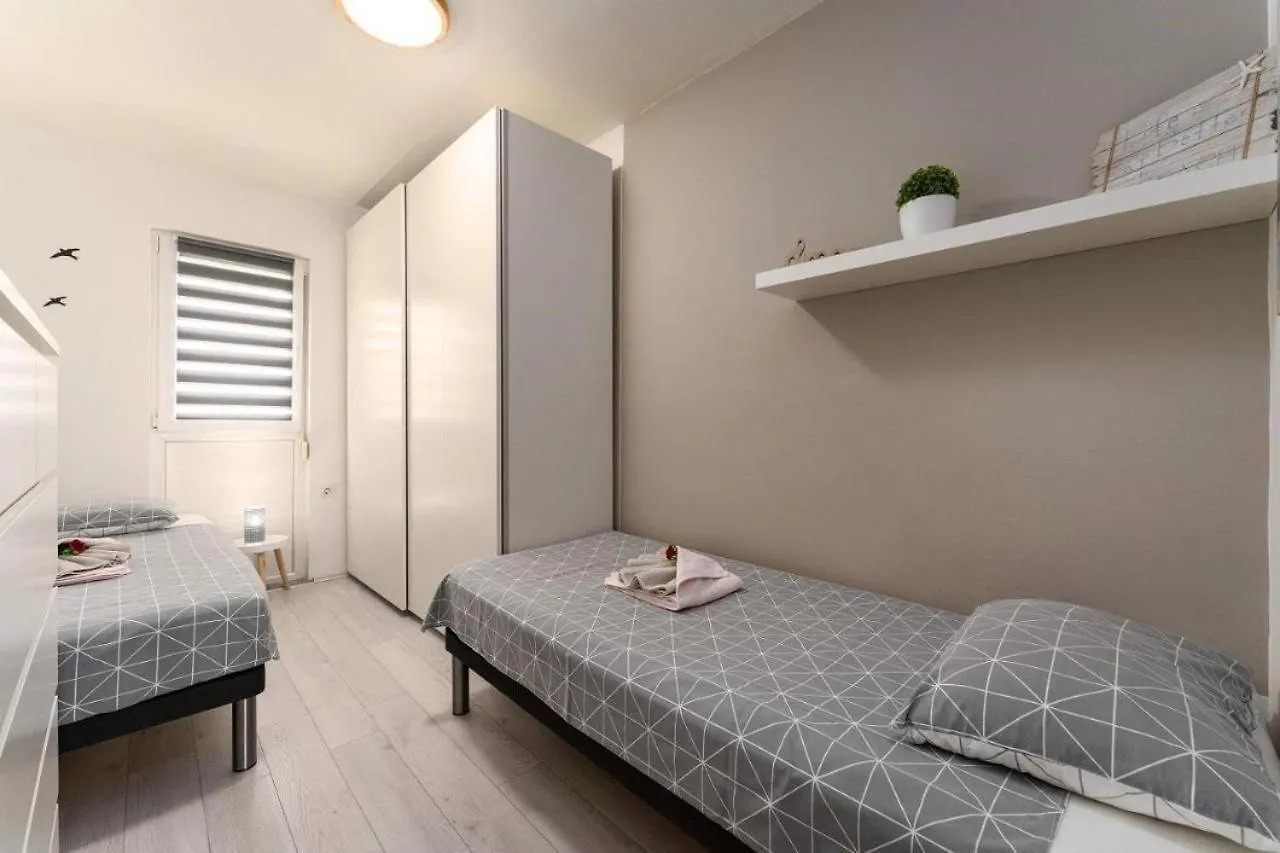 Apartment Dinora ポレッチ