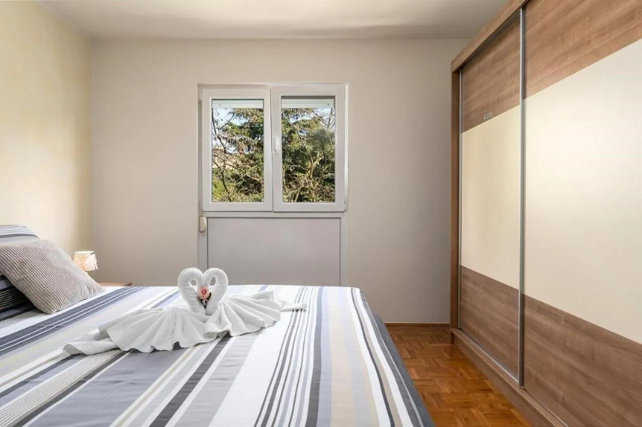 Apartment Dinora ポレッチ